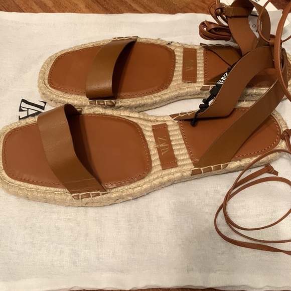 Zara Flat Leather Sandal - Picture 5 of 9